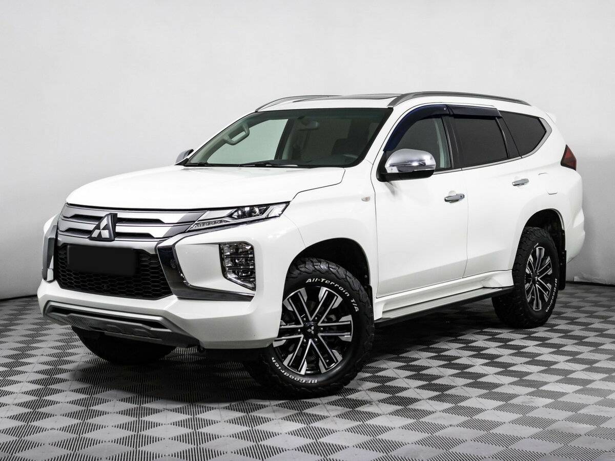 Купить Mitsubishi Montero Sport с пробегом. Фото: #0