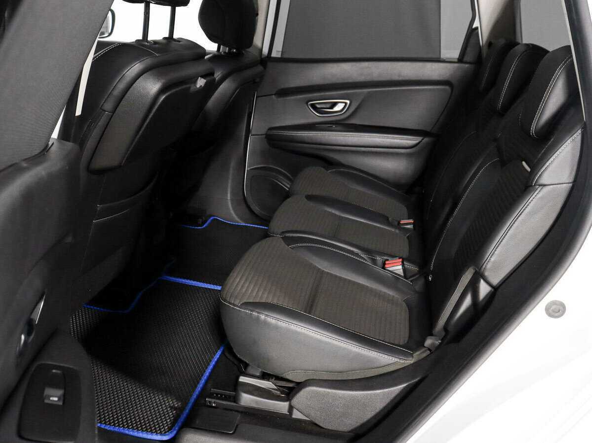 Купить Renault Scenic с пробегом. Фото: #10