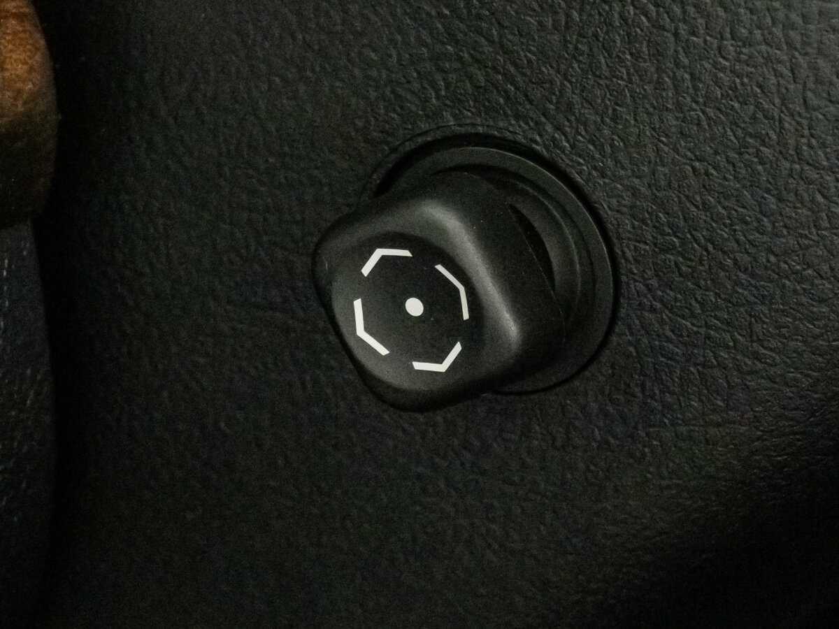 Купить Toyota Land Cruiser с пробегом. Фото: #28