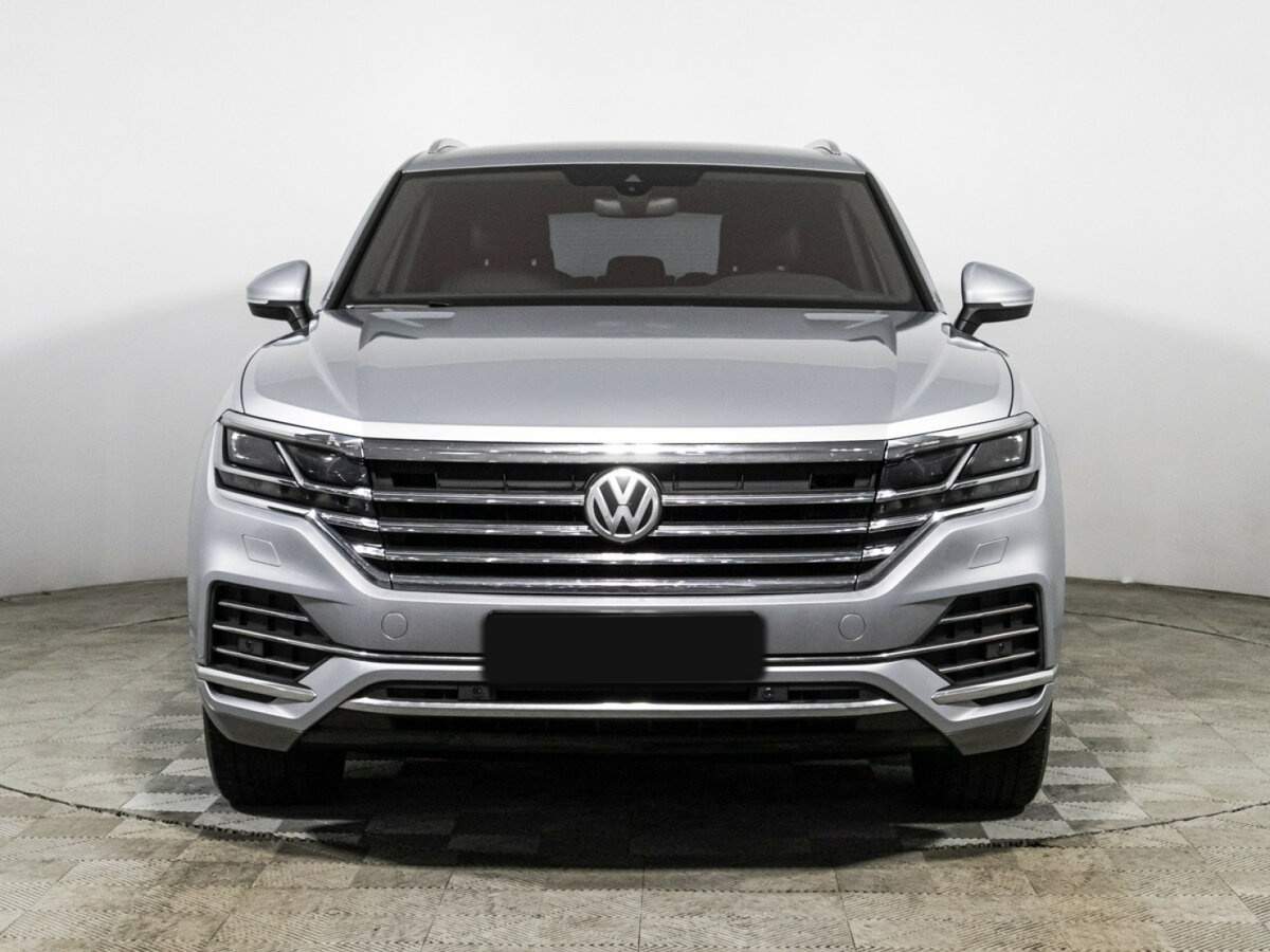 Купить Volkswagen Touareg с пробегом. Фото: #1