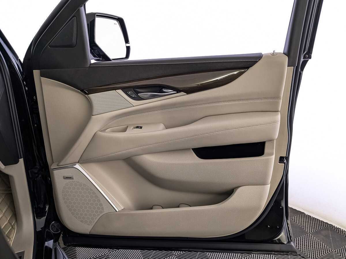 Купить Cadillac Escalade с пробегом. Фото: #24