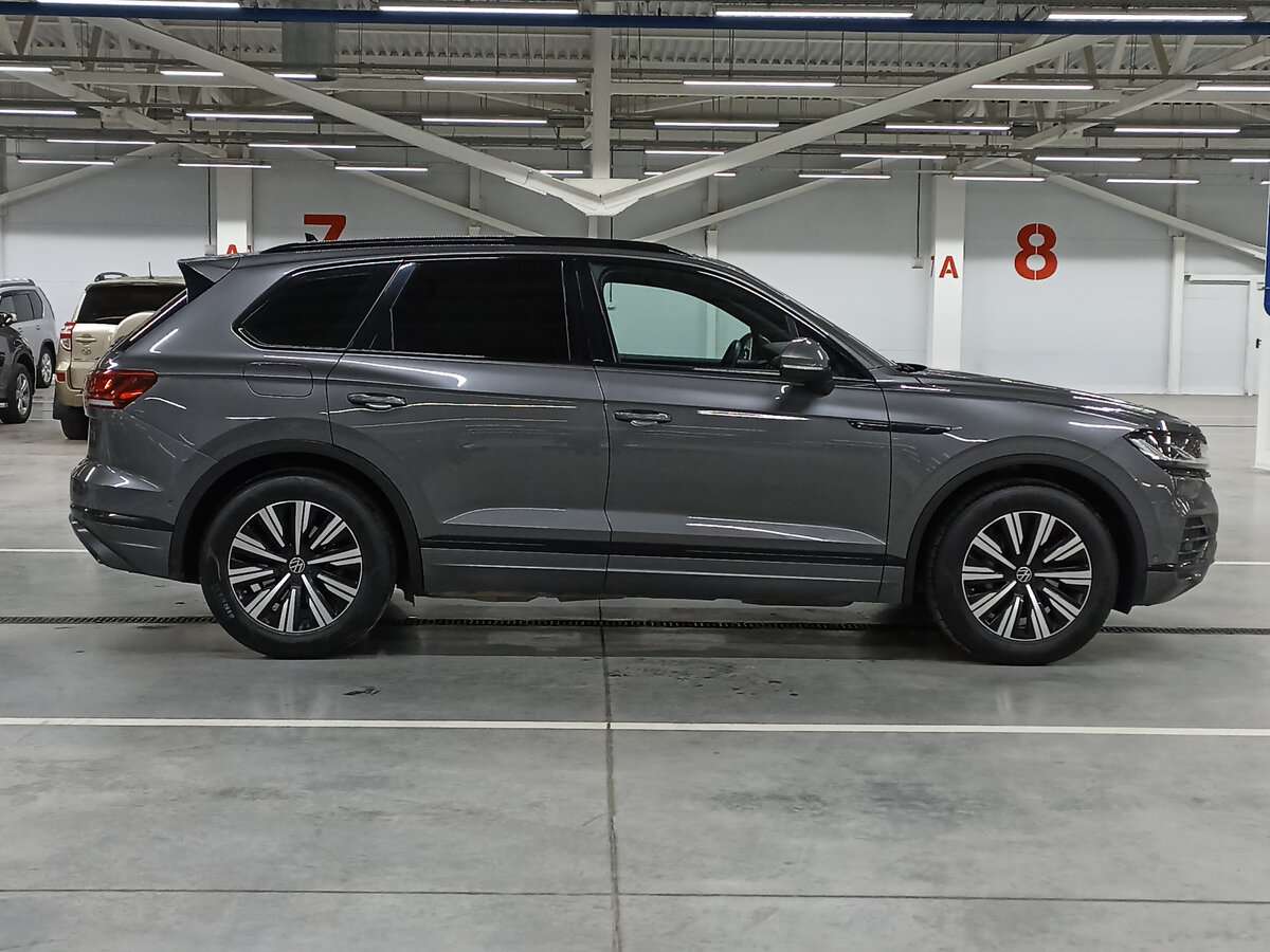 Купить Volkswagen Touareg с пробегом. Фото: #3