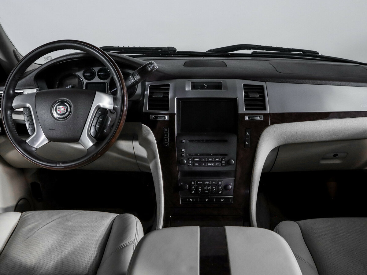 Купить Cadillac Escalade с пробегом. Фото: #11