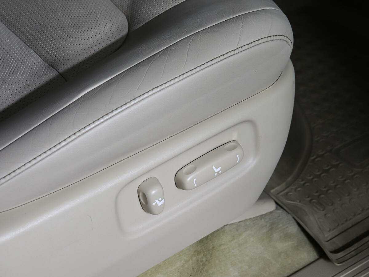 Купить Toyota Land Cruiser с пробегом. Фото: #15