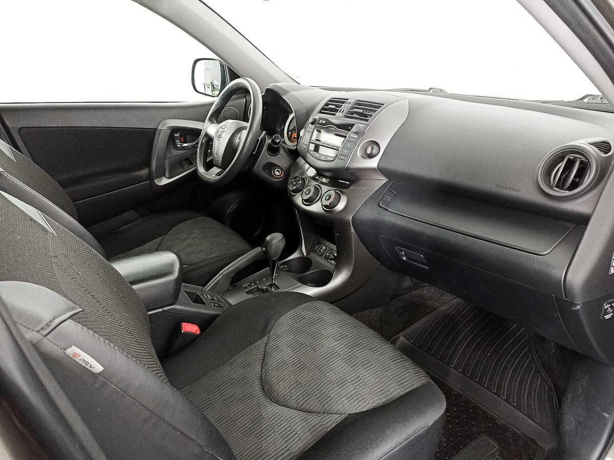 Купить Toyota RAV4 с пробегом. Фото: #8