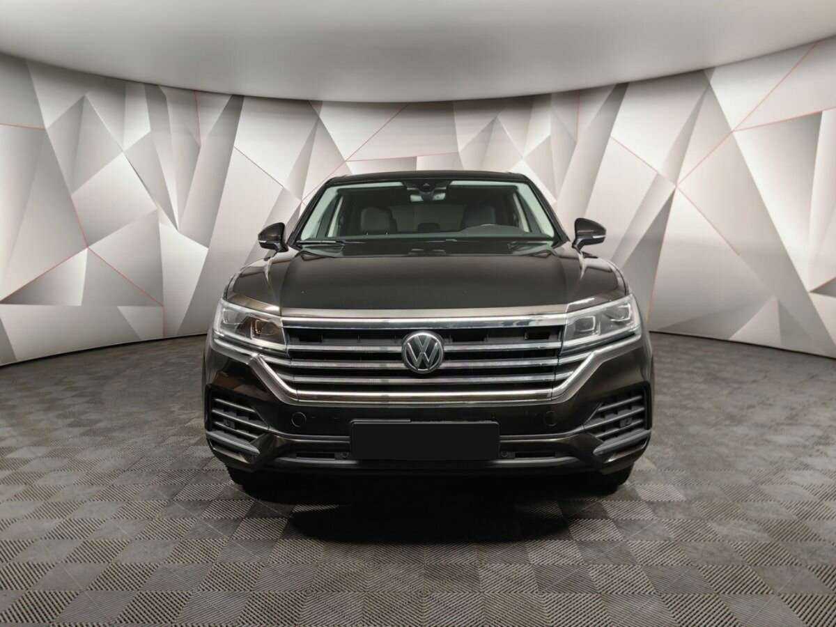 Купить Volkswagen Touareg с пробегом. Фото: #6