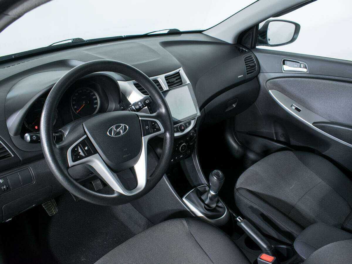 Купить Hyundai Solaris с пробегом. Фото: #12