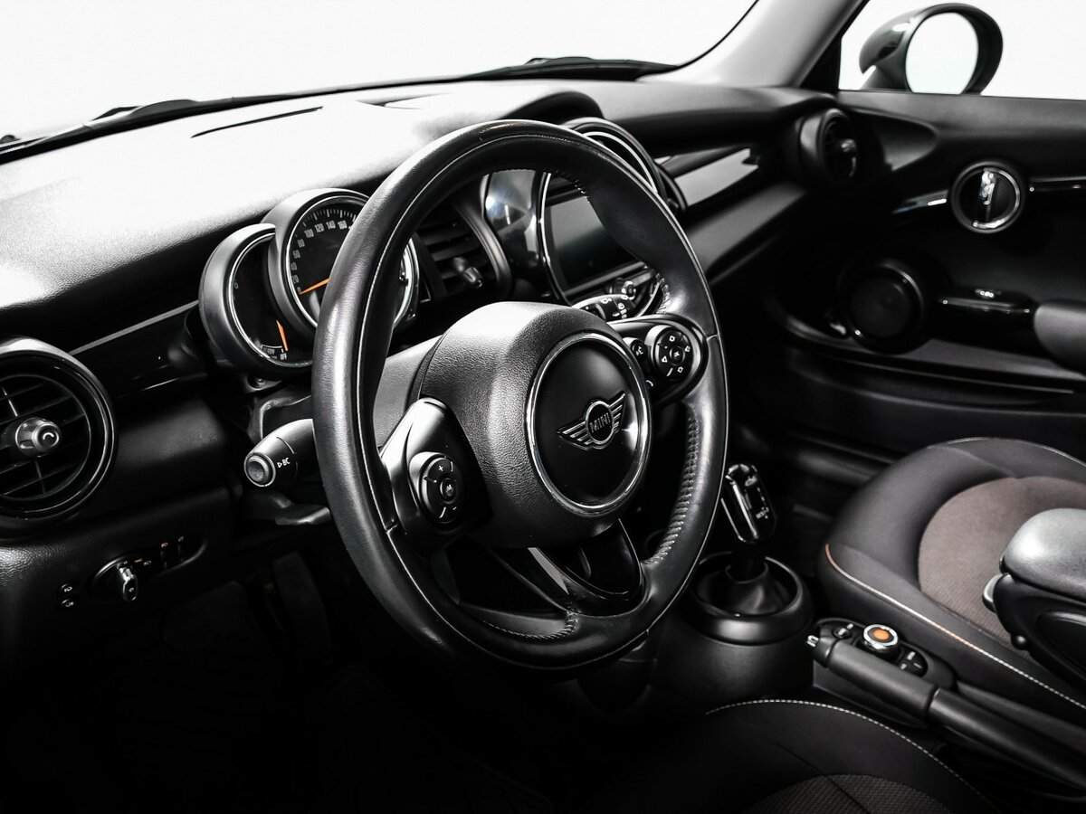 Купить Mini Hatch с пробегом. Фото: #11
