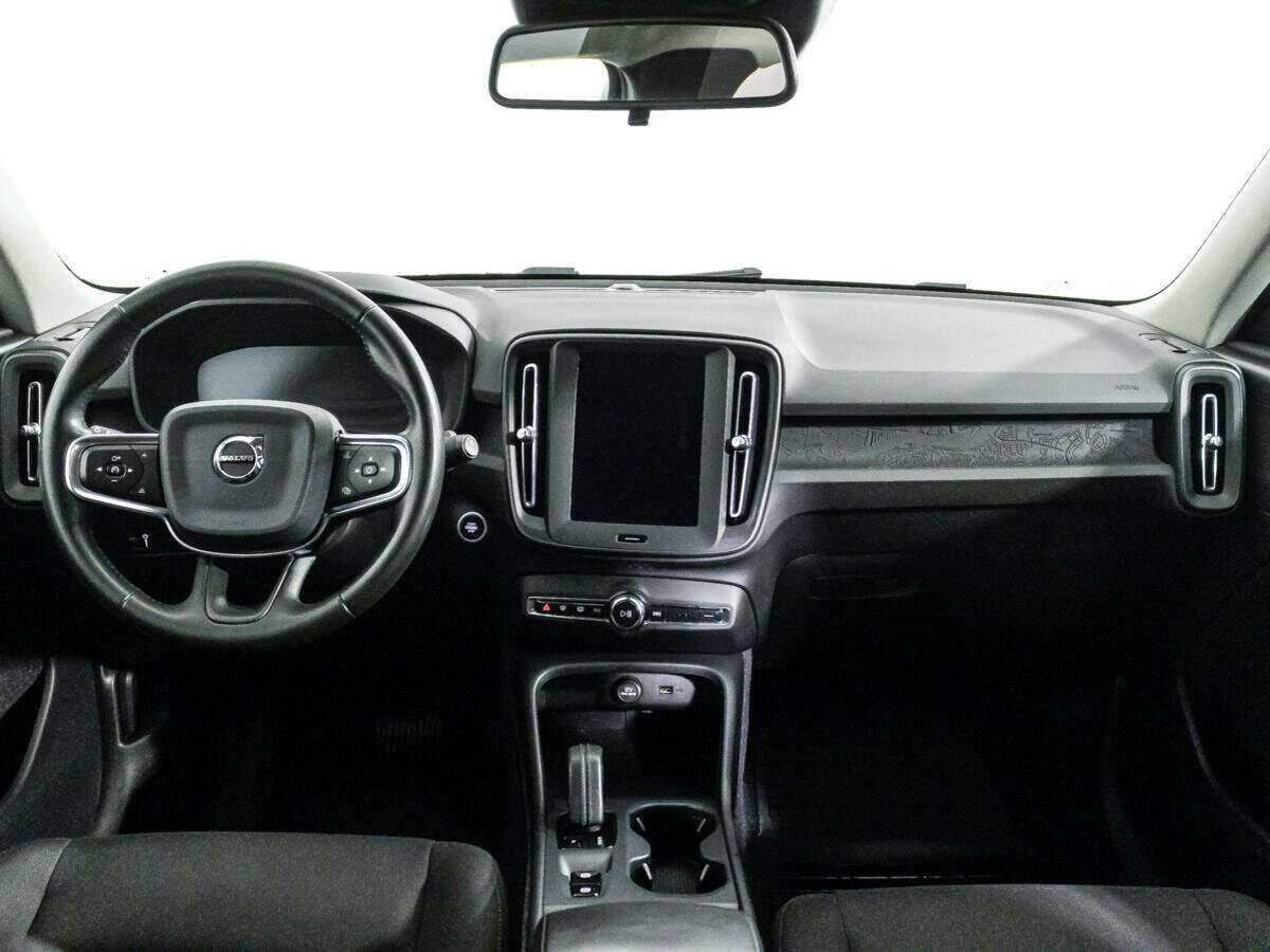Купить Volvo XC40 с пробегом. Фото: #12