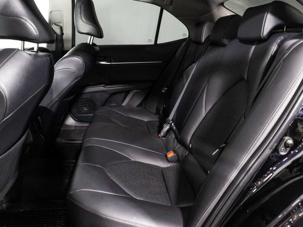 Купить Toyota Camry с пробегом. Фото: #9
