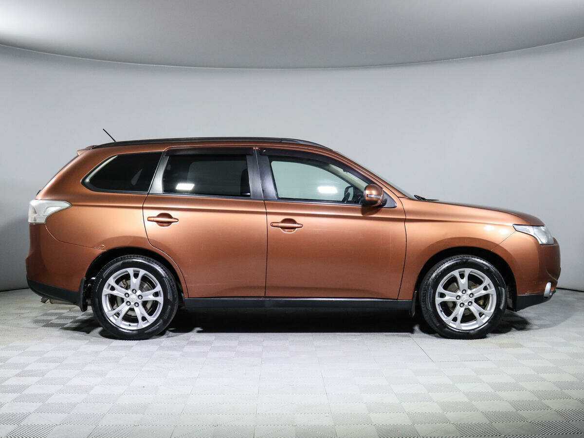 Купить Mitsubishi Outlander с пробегом. Фото: #3