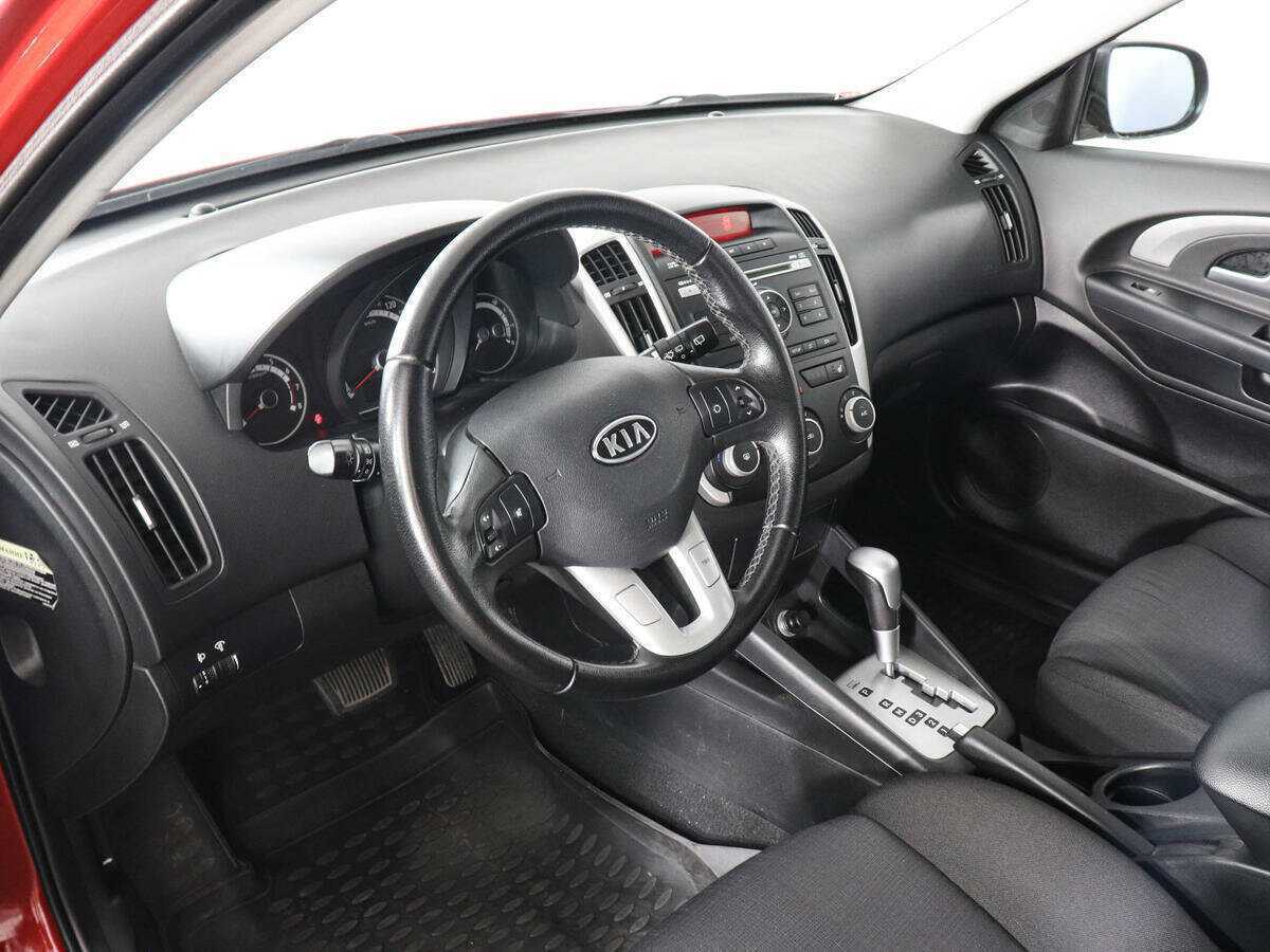 Купить Kia Ceed с пробегом. Фото: #8