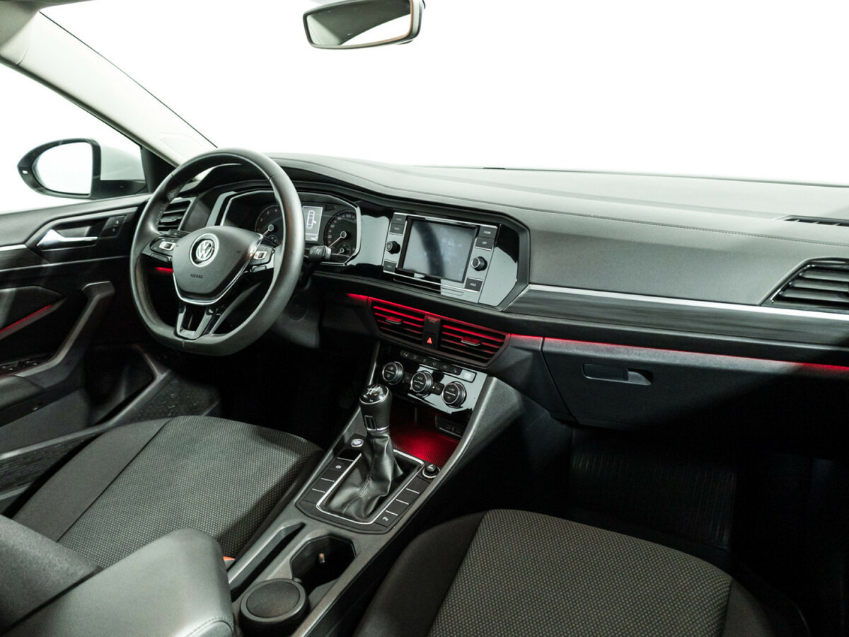 Купить Volkswagen Jetta с пробегом. Фото: #8