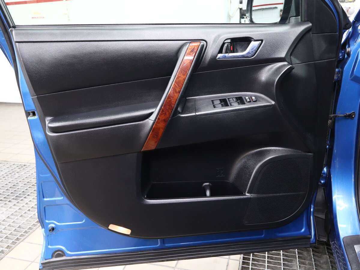 Купить Toyota Highlander с пробегом. Фото: #11