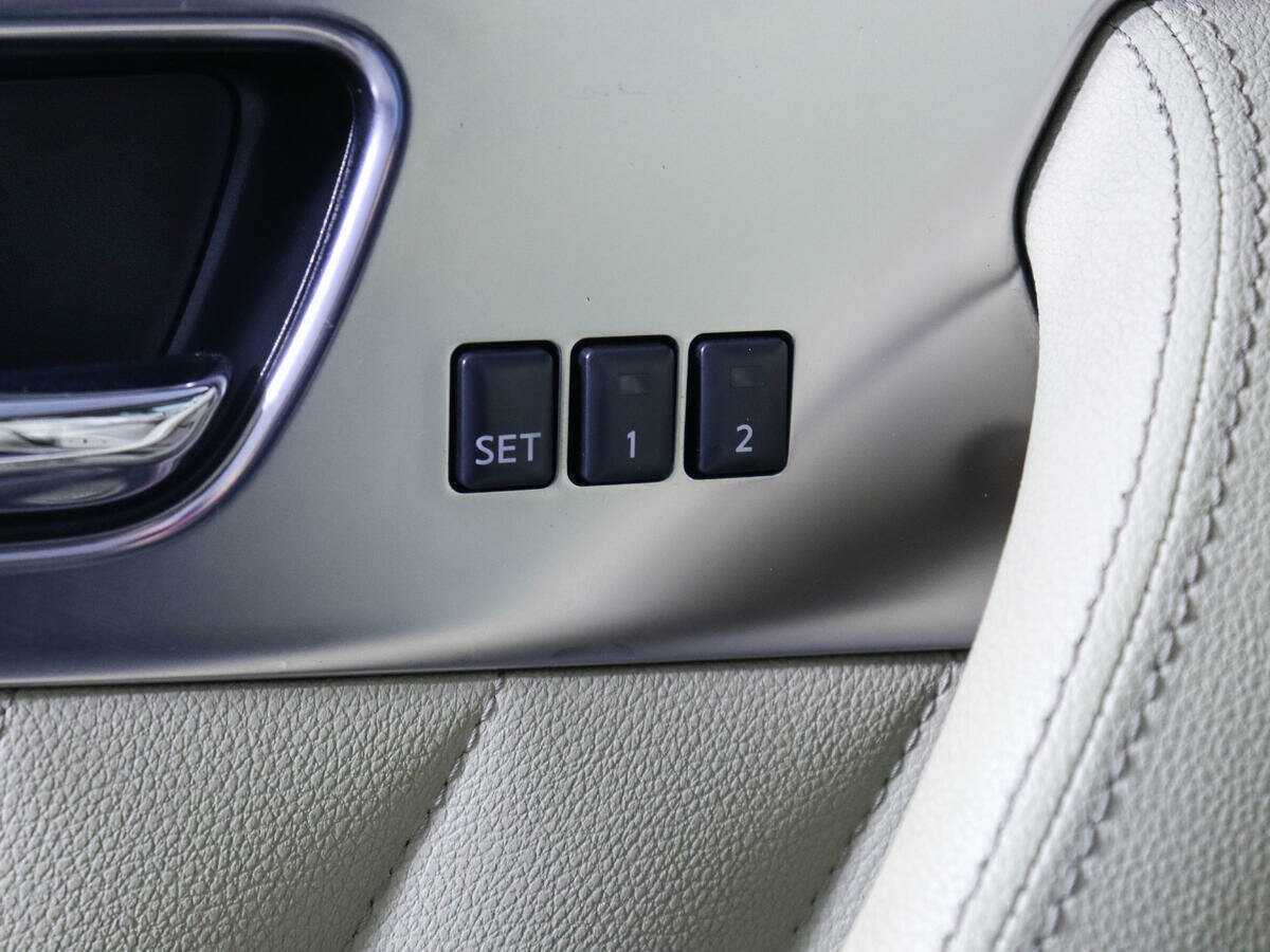 Купить Infiniti FX с пробегом. Фото: #14
