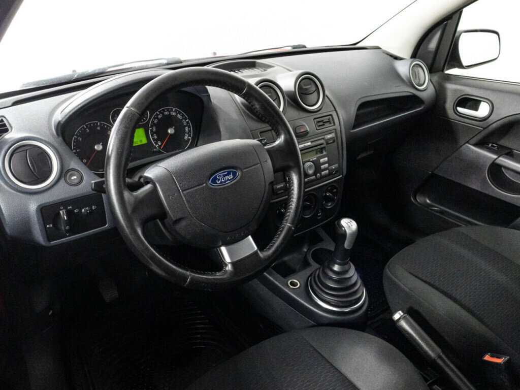 Купить Ford Fiesta с пробегом. Фото: #10