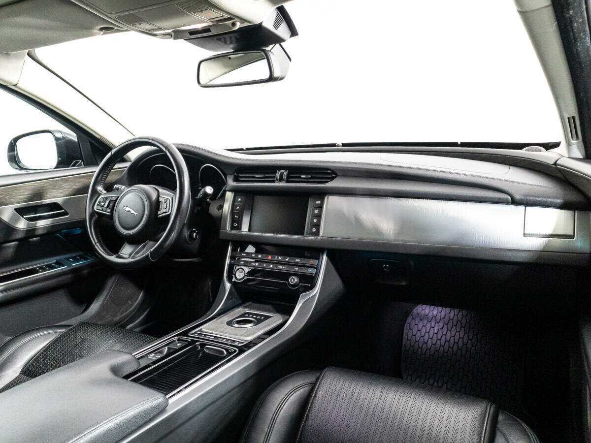 Купить Jaguar XF с пробегом. Фото: #8