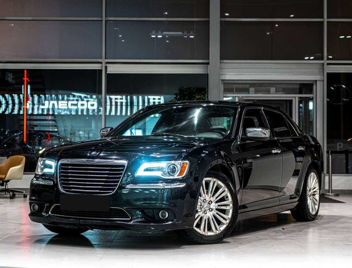 Купить Chrysler 300C с пробегом. Фото: #0