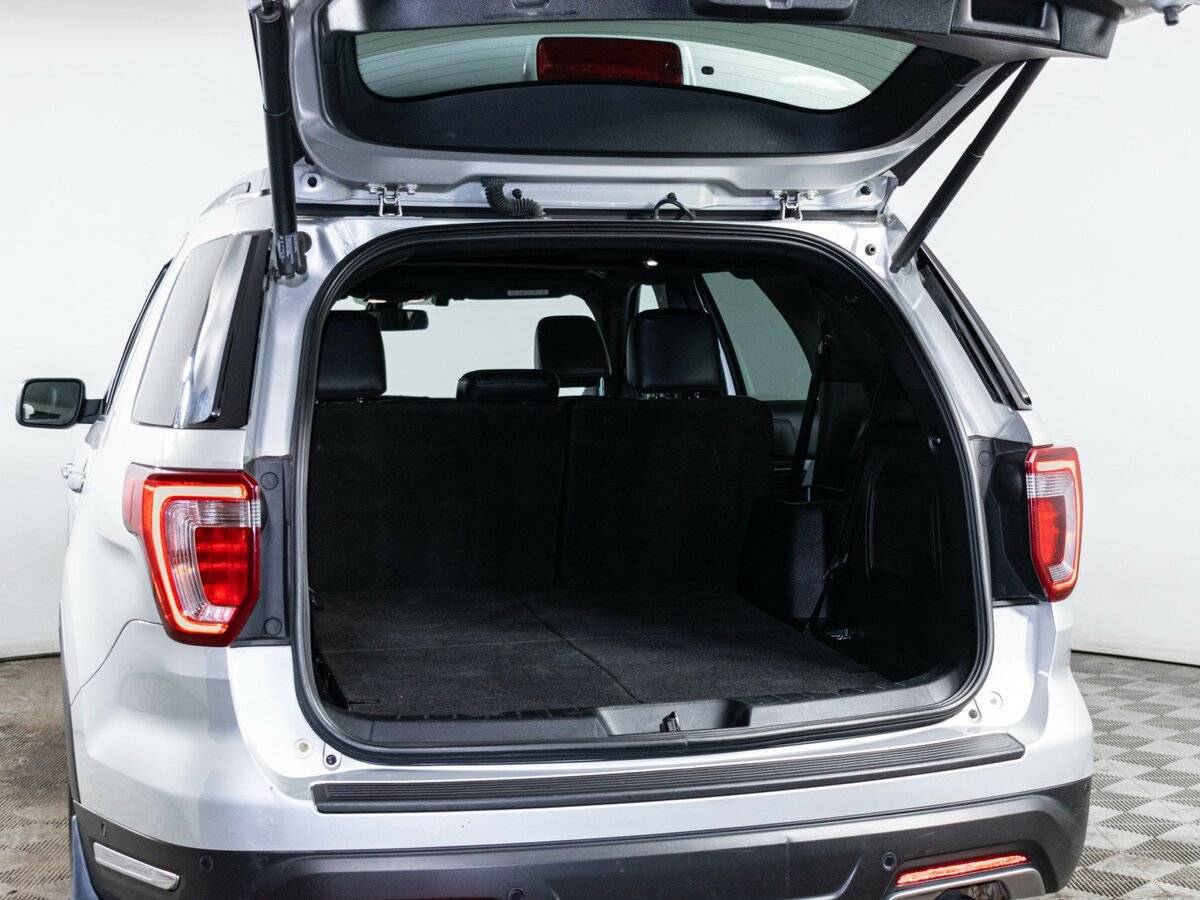 Купить Ford Explorer с пробегом. Фото: #8