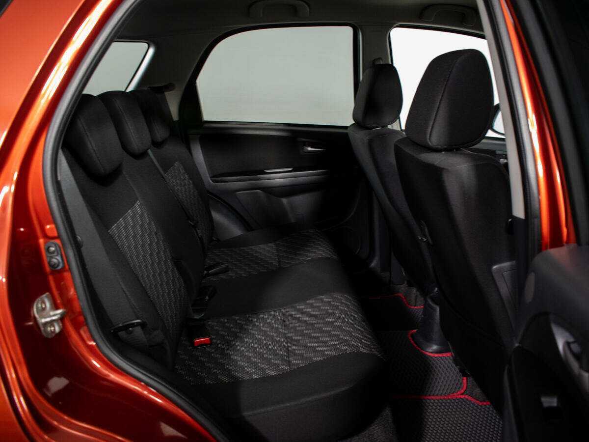 Купить Suzuki SX4 с пробегом. Фото: #7