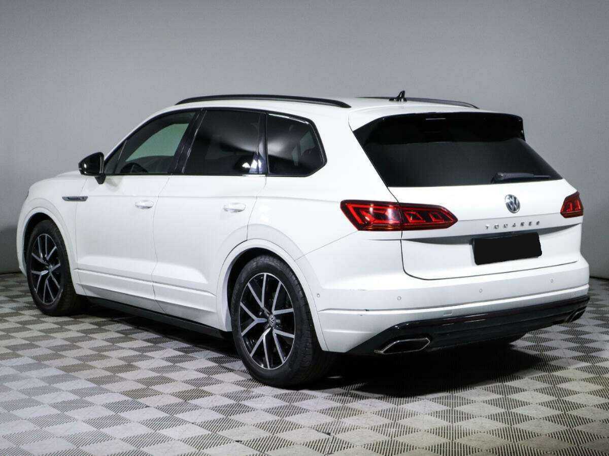 Купить Volkswagen Touareg с пробегом. Фото: #4
