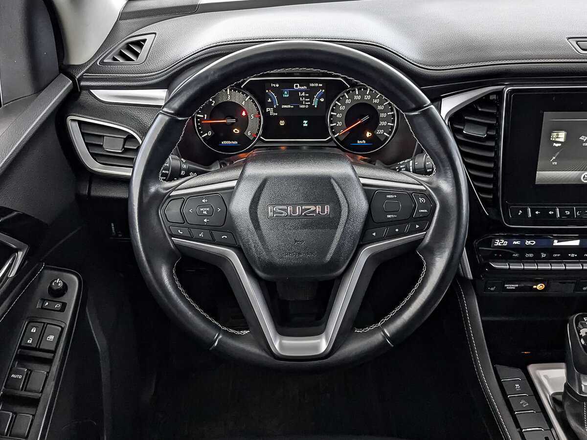 Купить Isuzu MU-X с пробегом. Фото: #21