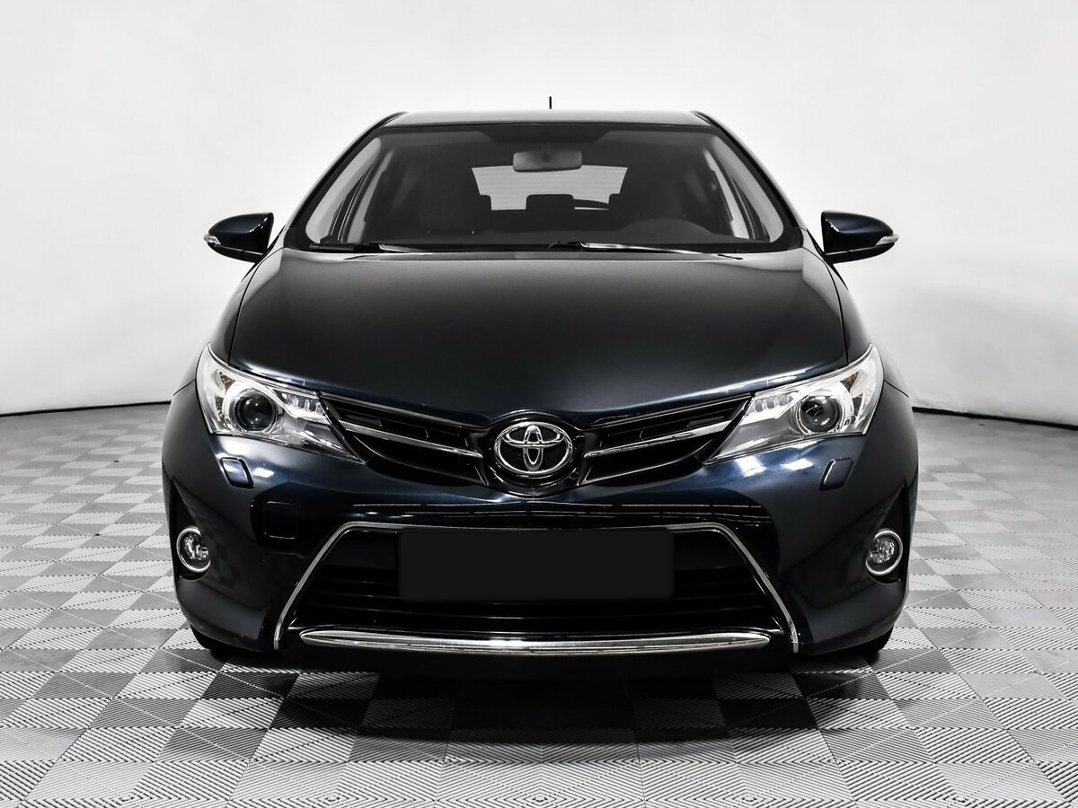 Купить Toyota Auris с пробегом. Фото: #1