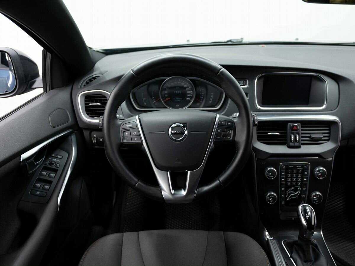 Купить Volvo V40 Cross Country с пробегом. Фото: #13