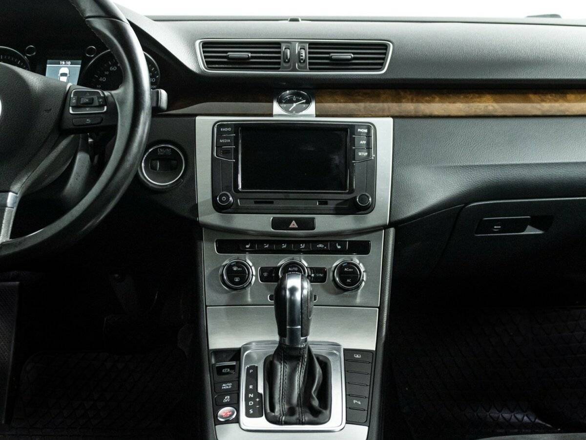 Купить Volkswagen Passat с пробегом. Фото: #13