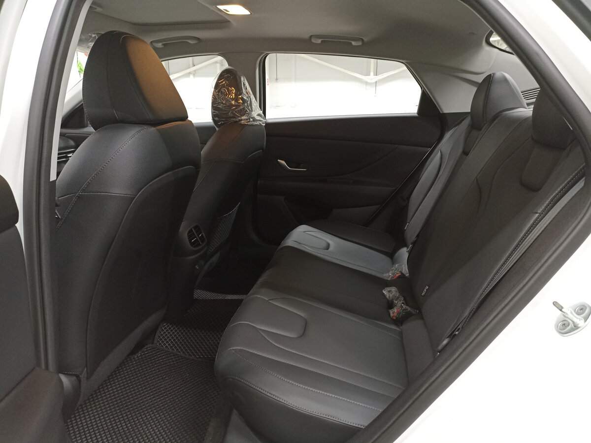 Купить Hyundai Elantra с пробегом. Фото: #11