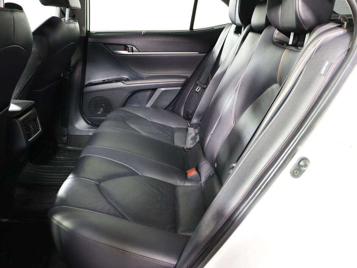 Купить Toyota Camry с пробегом. Фото: #6