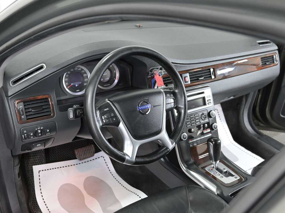 Купить Volvo XC70 с пробегом. Фото: #4
