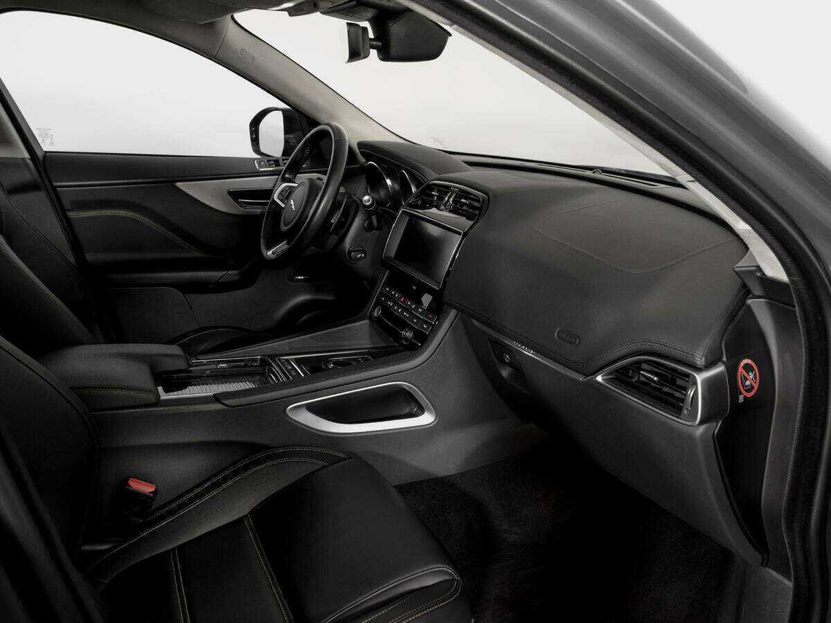 Купить Jaguar F-Pace с пробегом. Фото: #8