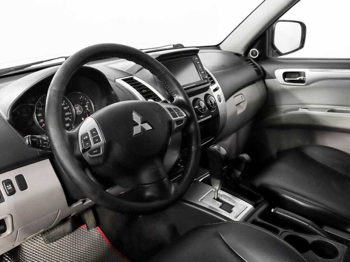Купить Mitsubishi Pajero Sport с пробегом. Фото: #8