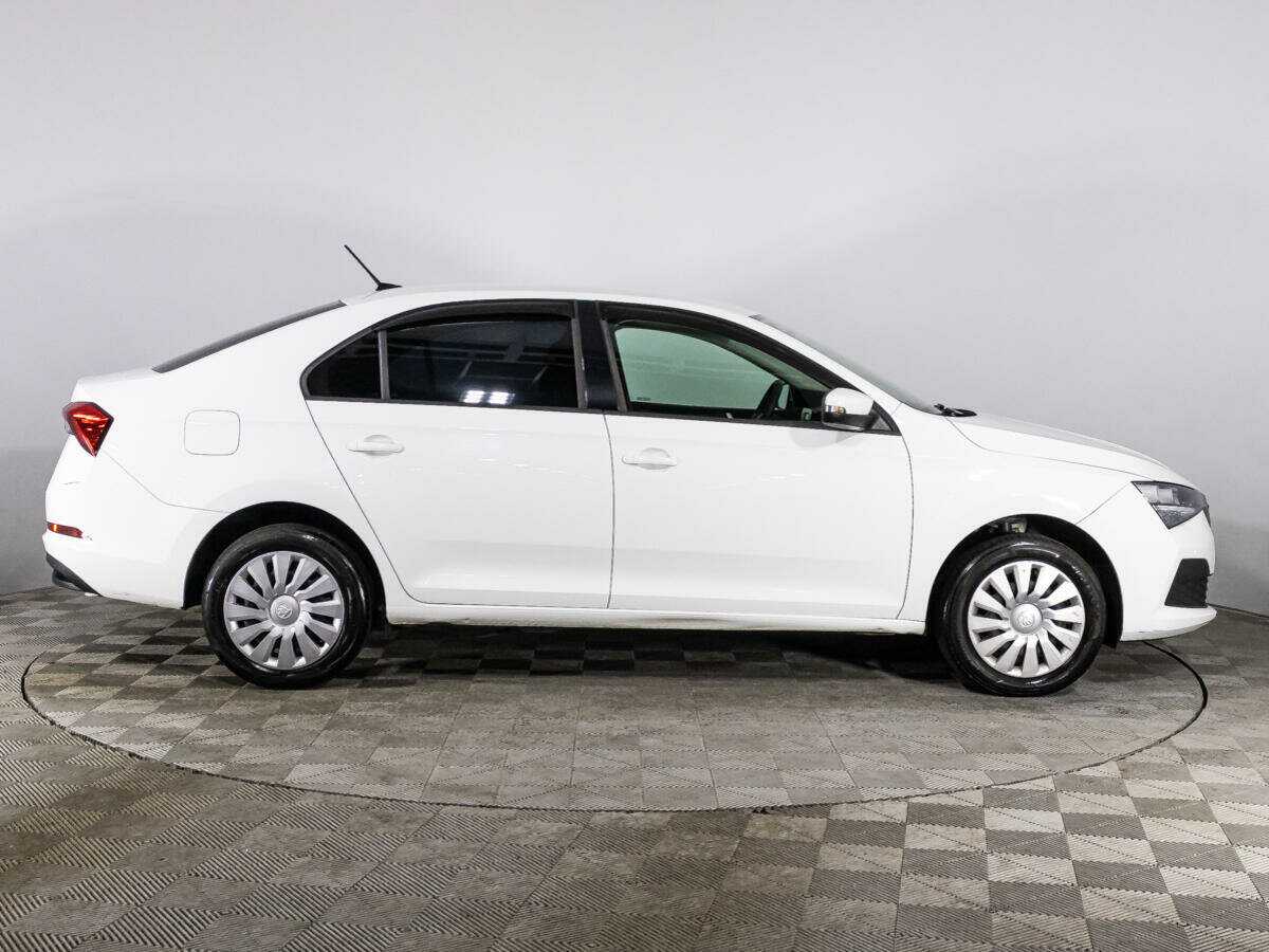 Купить Skoda Rapid с пробегом. Фото: #3