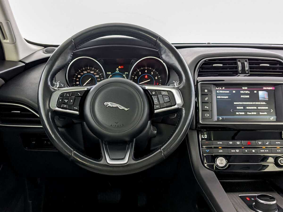Купить Jaguar F-Pace с пробегом. Фото: #20