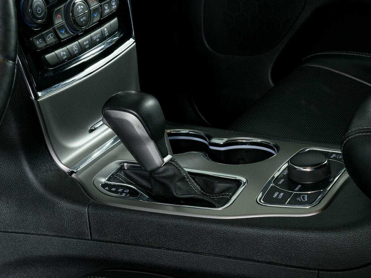 Купить Jeep Grand Cherokee с пробегом. Фото: #18