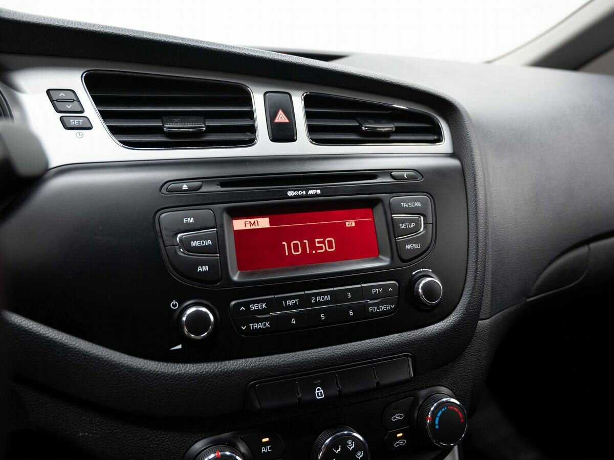 Купить Kia Ceed с пробегом. Фото: #18