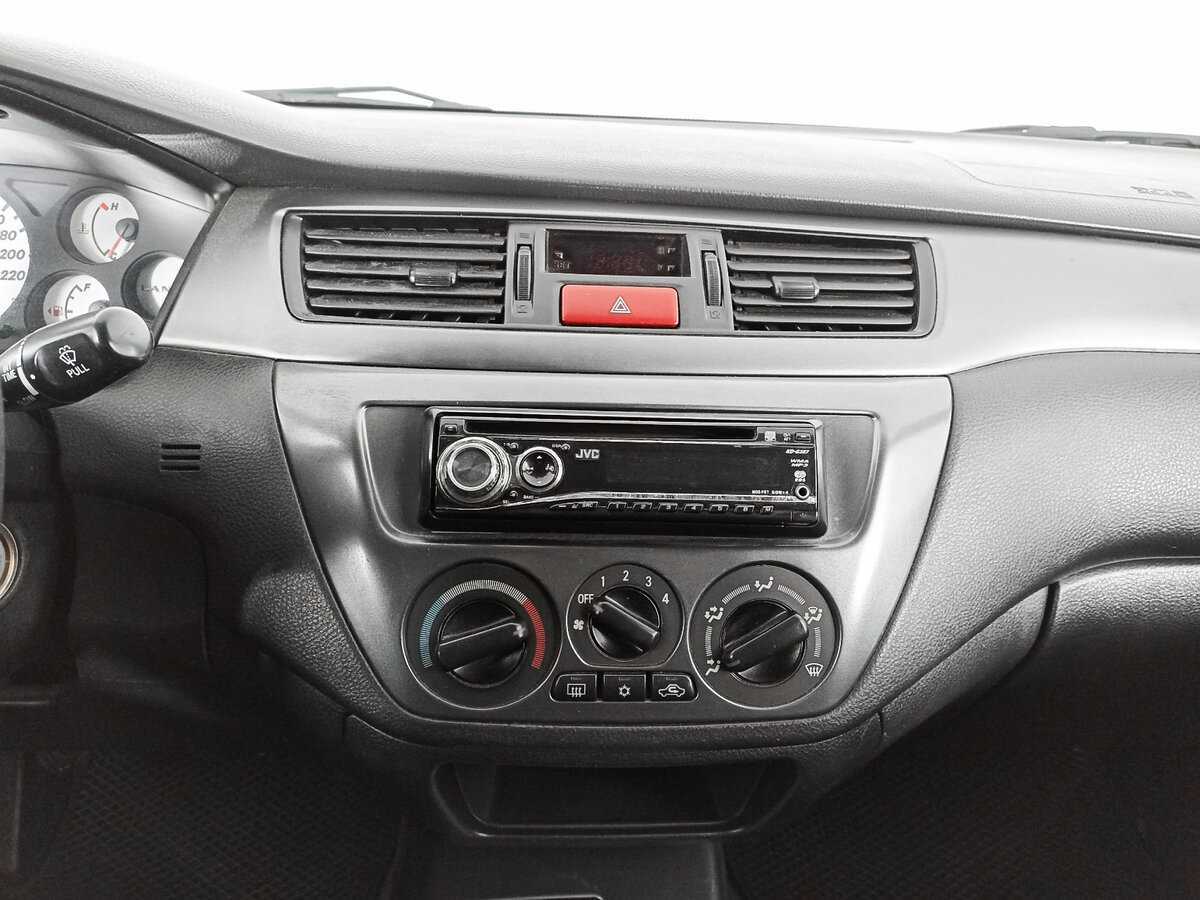 Купить Mitsubishi Lancer с пробегом. Фото: #10