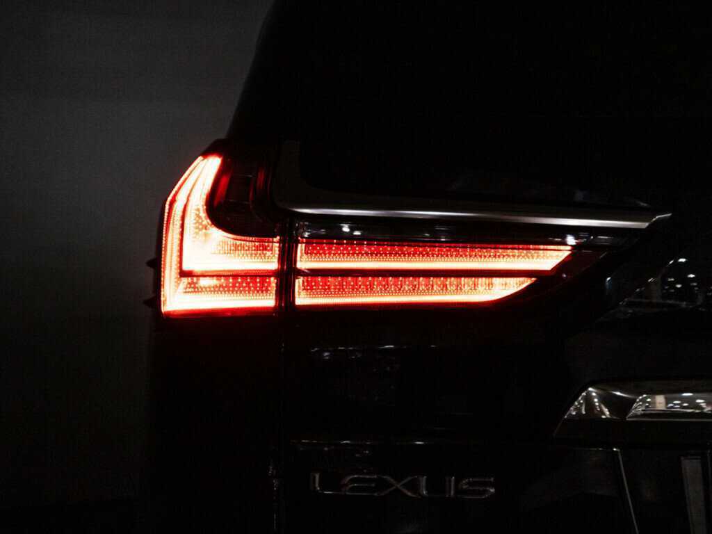 Купить Lexus LX с пробегом. Фото: #31
