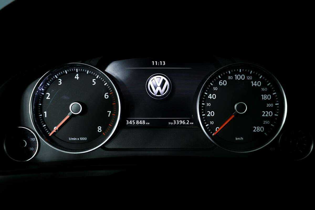 Купить Volkswagen Touareg с пробегом. Фото: #9