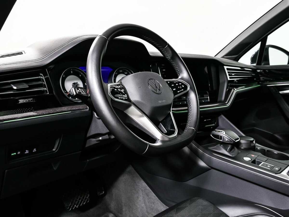 Купить Volkswagen Touareg с пробегом. Фото: #12
