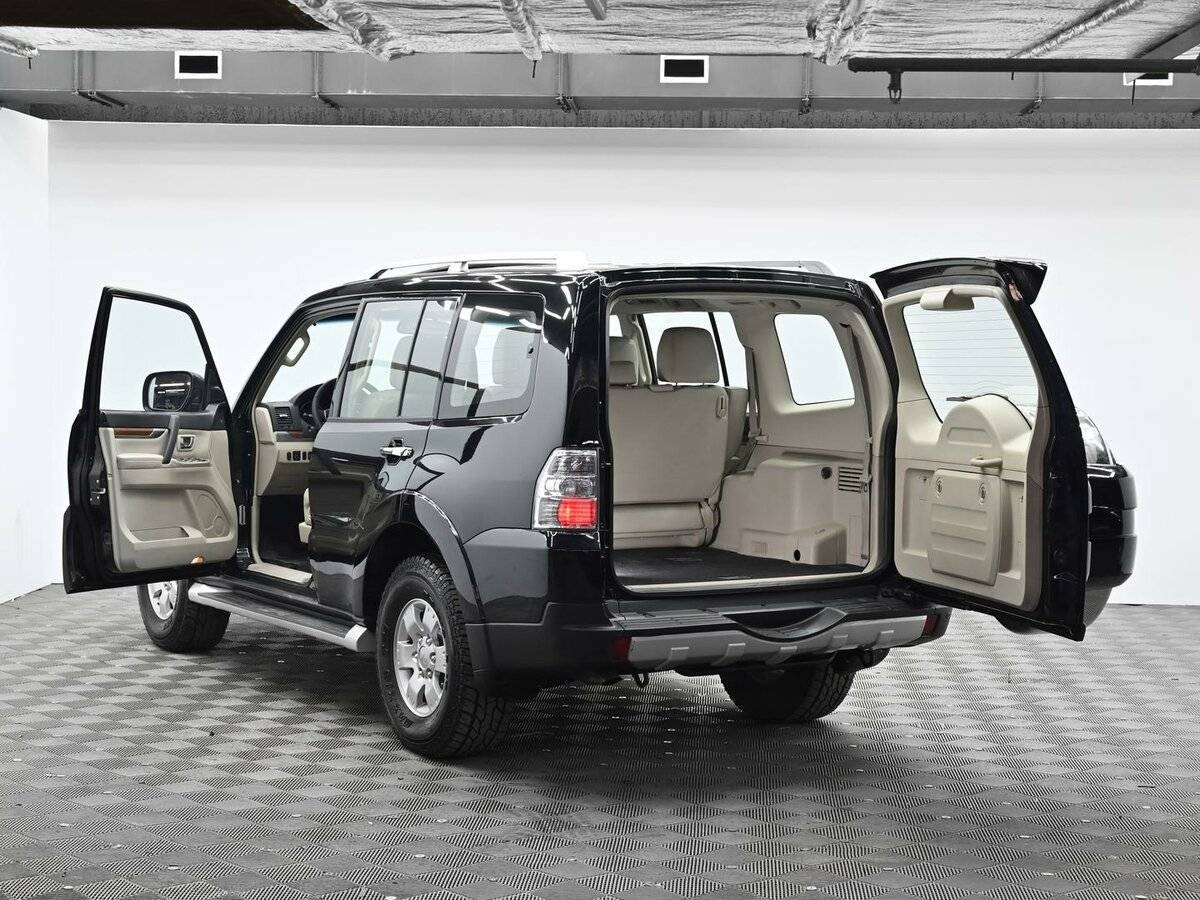 Купить Mitsubishi Pajero с пробегом. Фото: #4