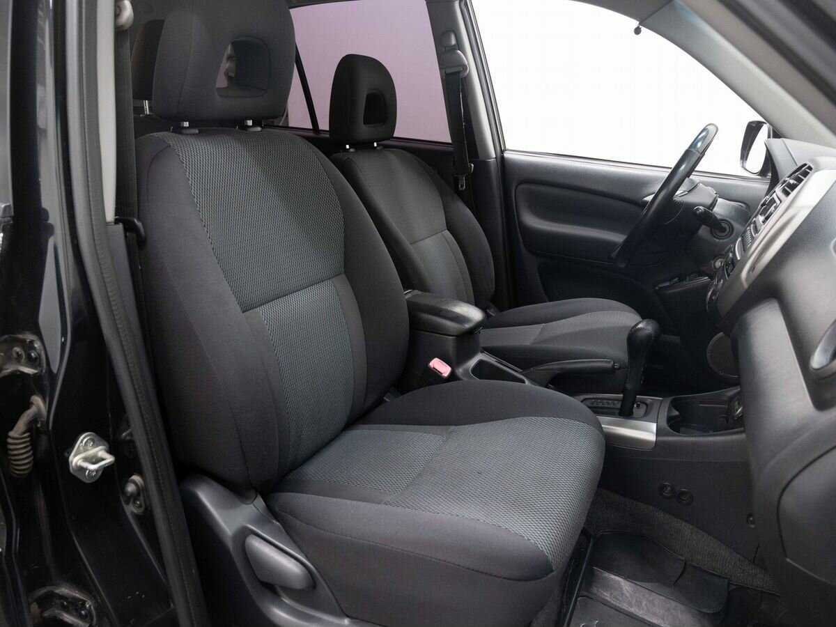 Купить Toyota RAV4 с пробегом. Фото: #9