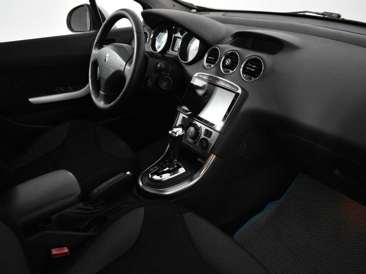Купить Peugeot 308 с пробегом. Фото: #9
