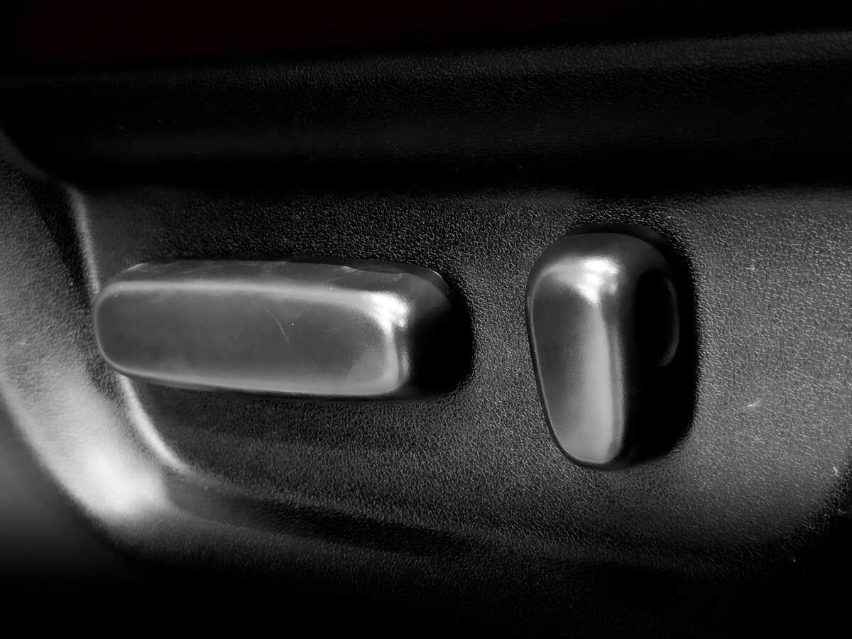 Купить Toyota Sequoia с пробегом. Фото: #20