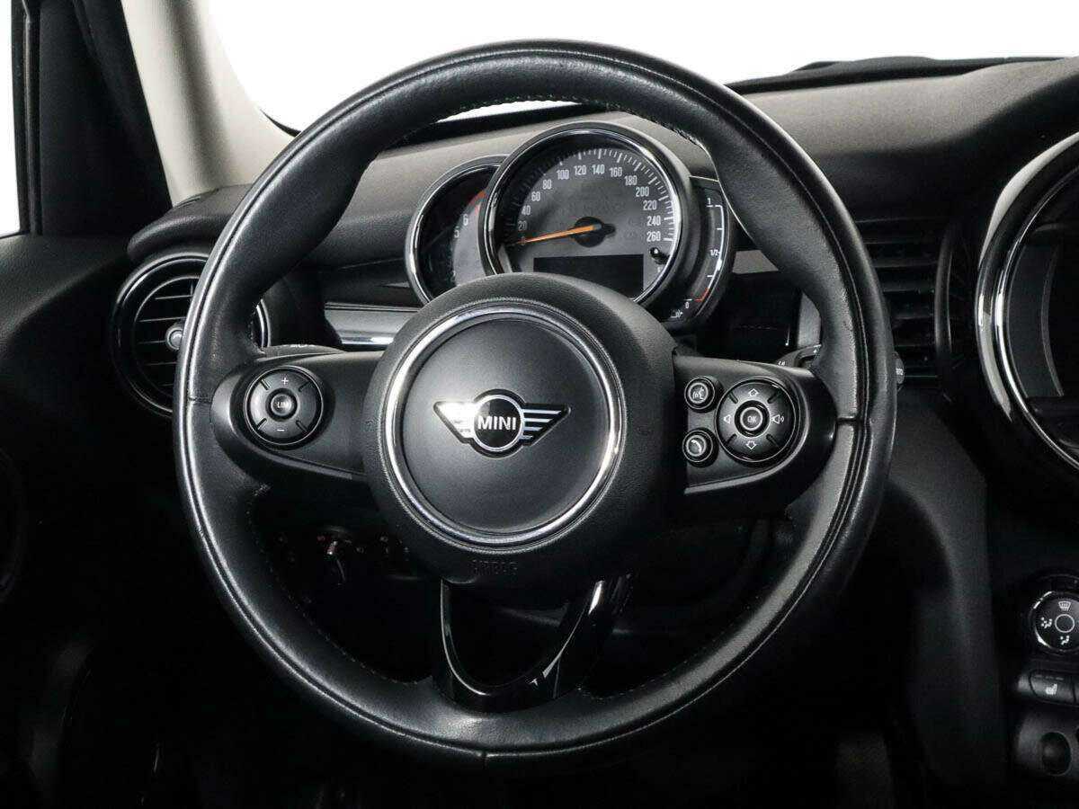 Купить Mini Hatch с пробегом. Фото: #10