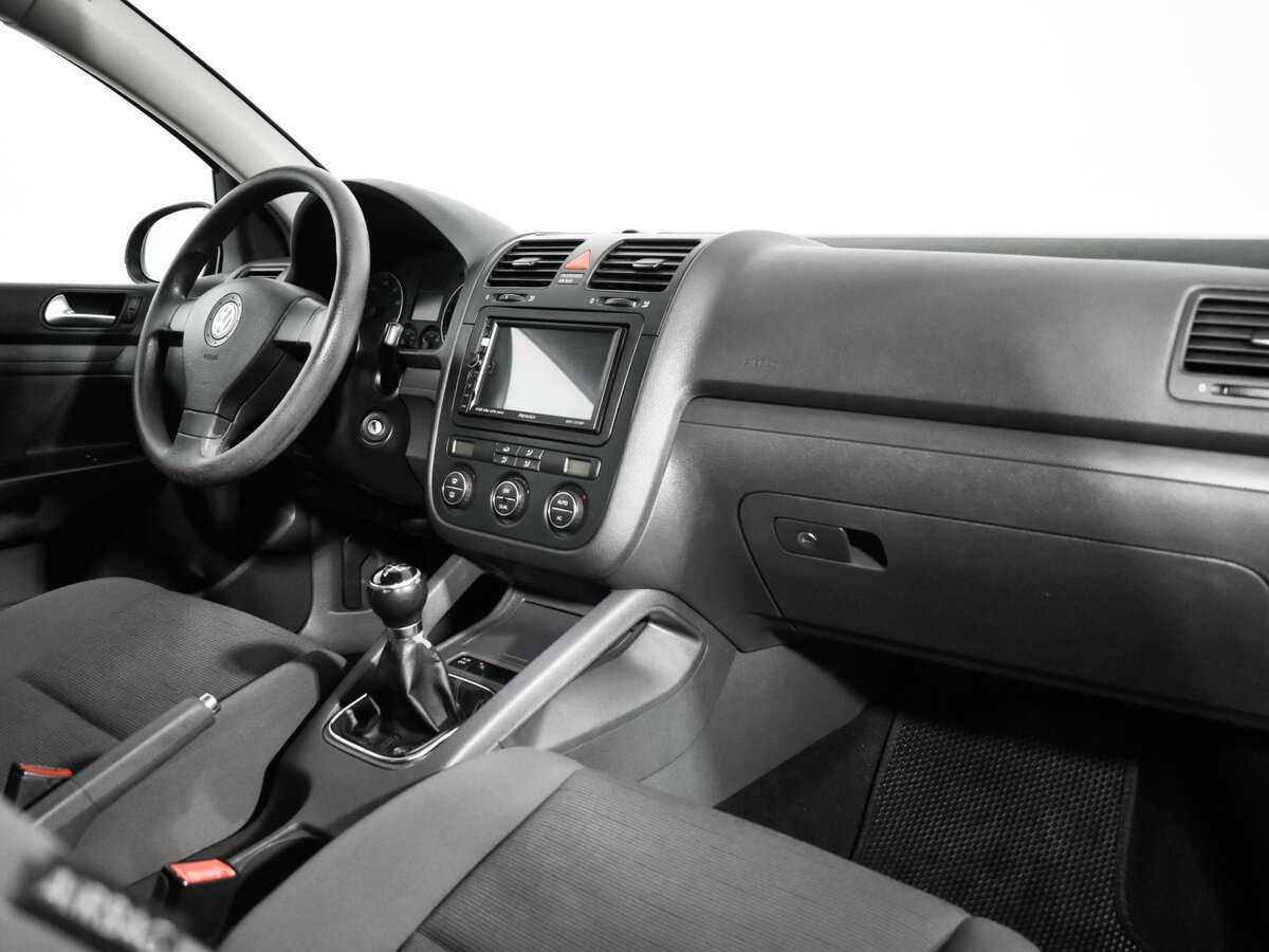 Купить Volkswagen Golf с пробегом. Фото: #8
