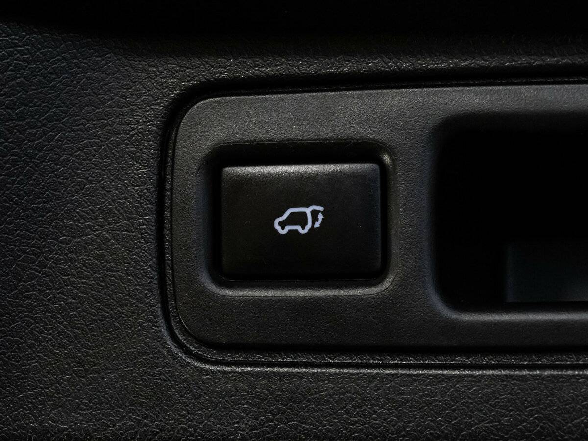 Купить Toyota Fortuner с пробегом. Фото: #23