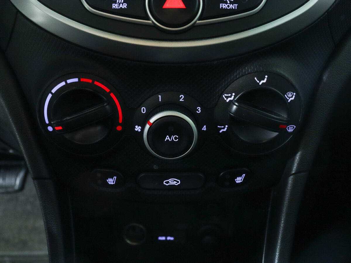 Купить Hyundai Solaris с пробегом. Фото: #14